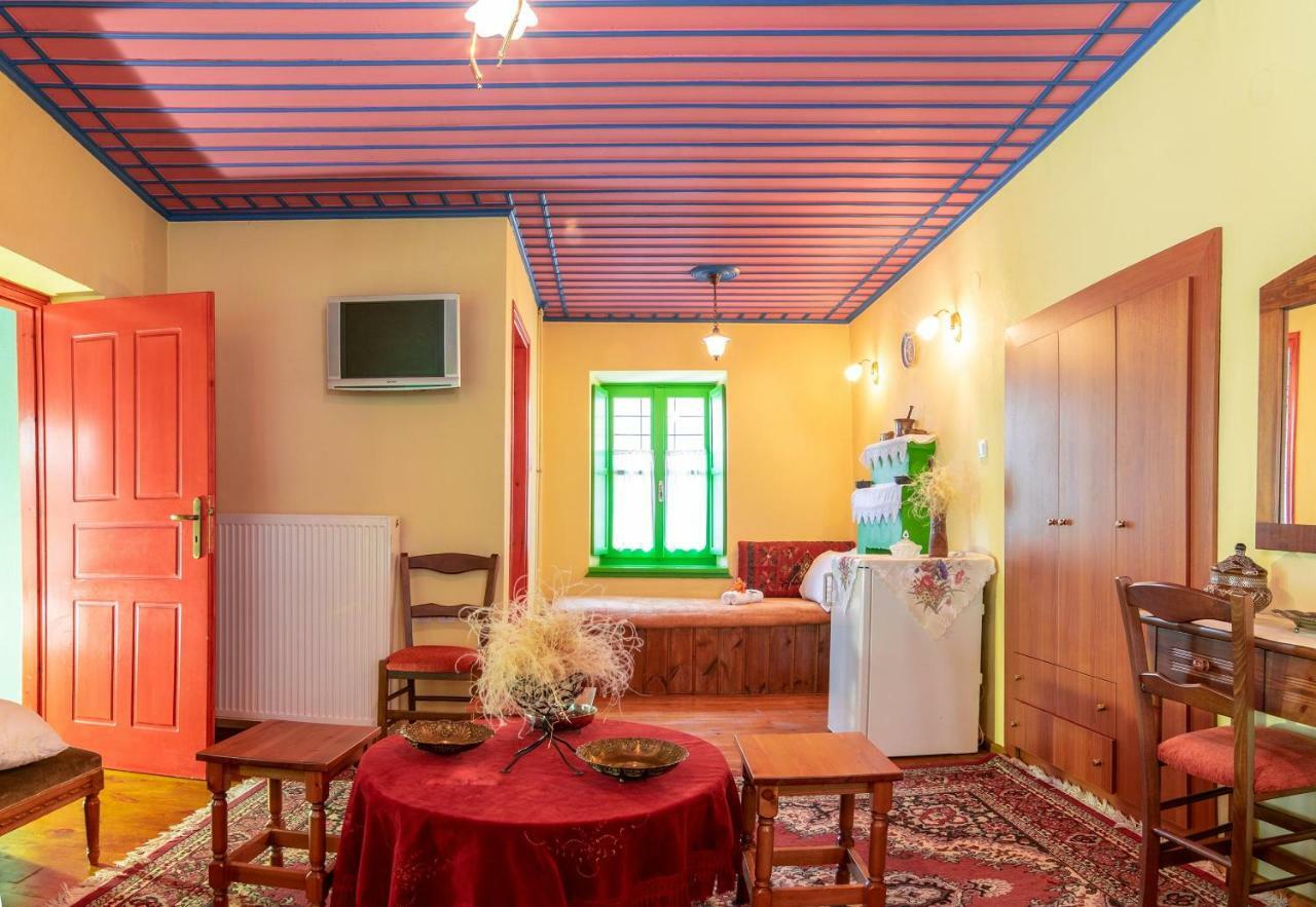 Morfeas Guesthouse Папигко Екстериор снимка