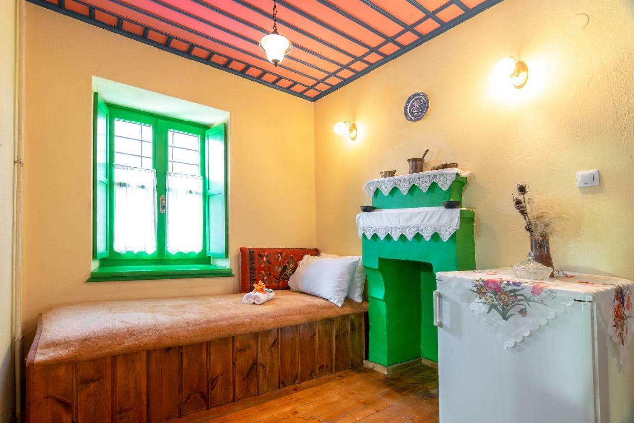 Morfeas Guesthouse Папигко Екстериор снимка