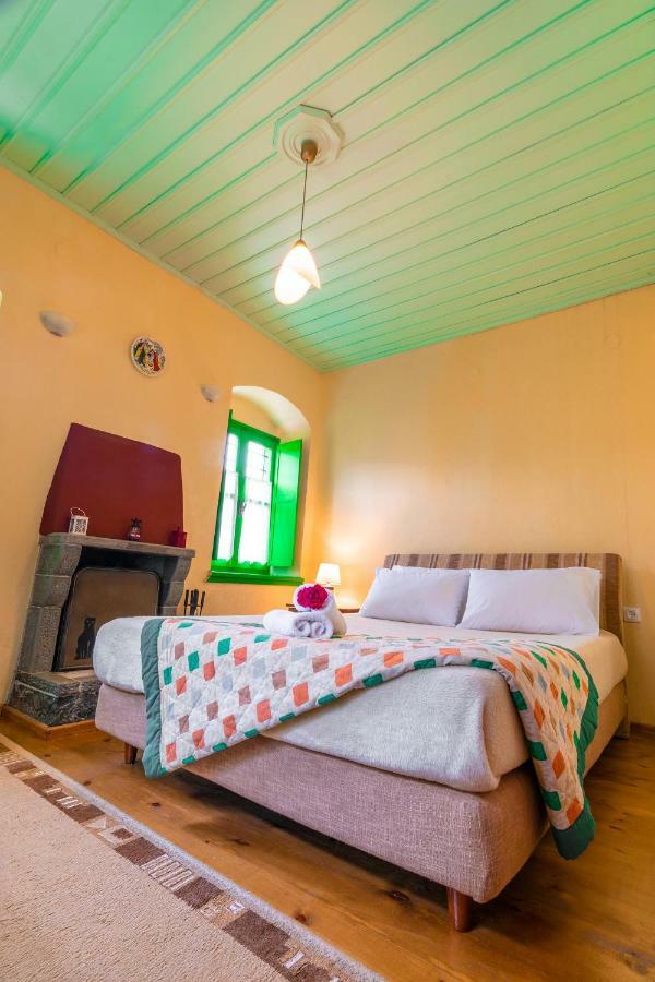 Morfeas Guesthouse Папигко Екстериор снимка