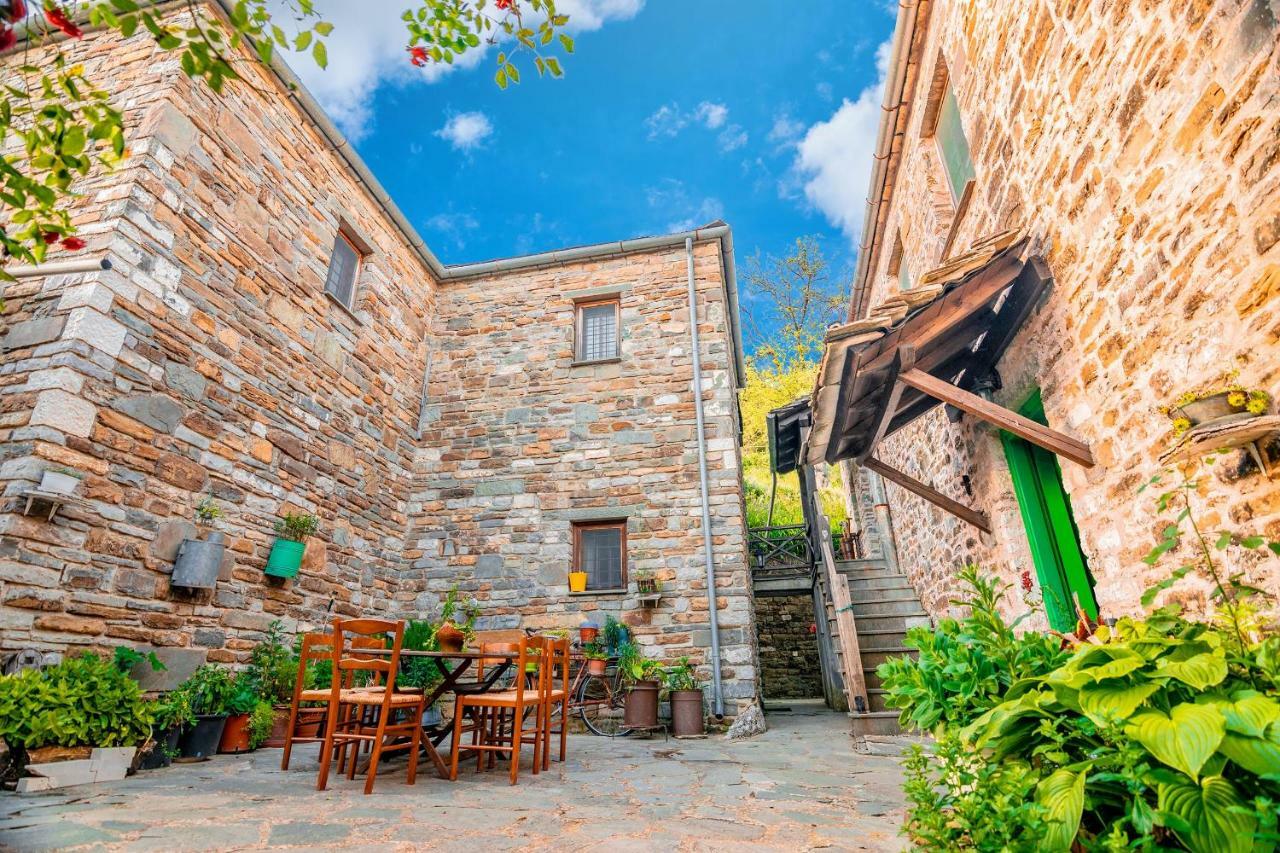Morfeas Guesthouse Папигко Екстериор снимка