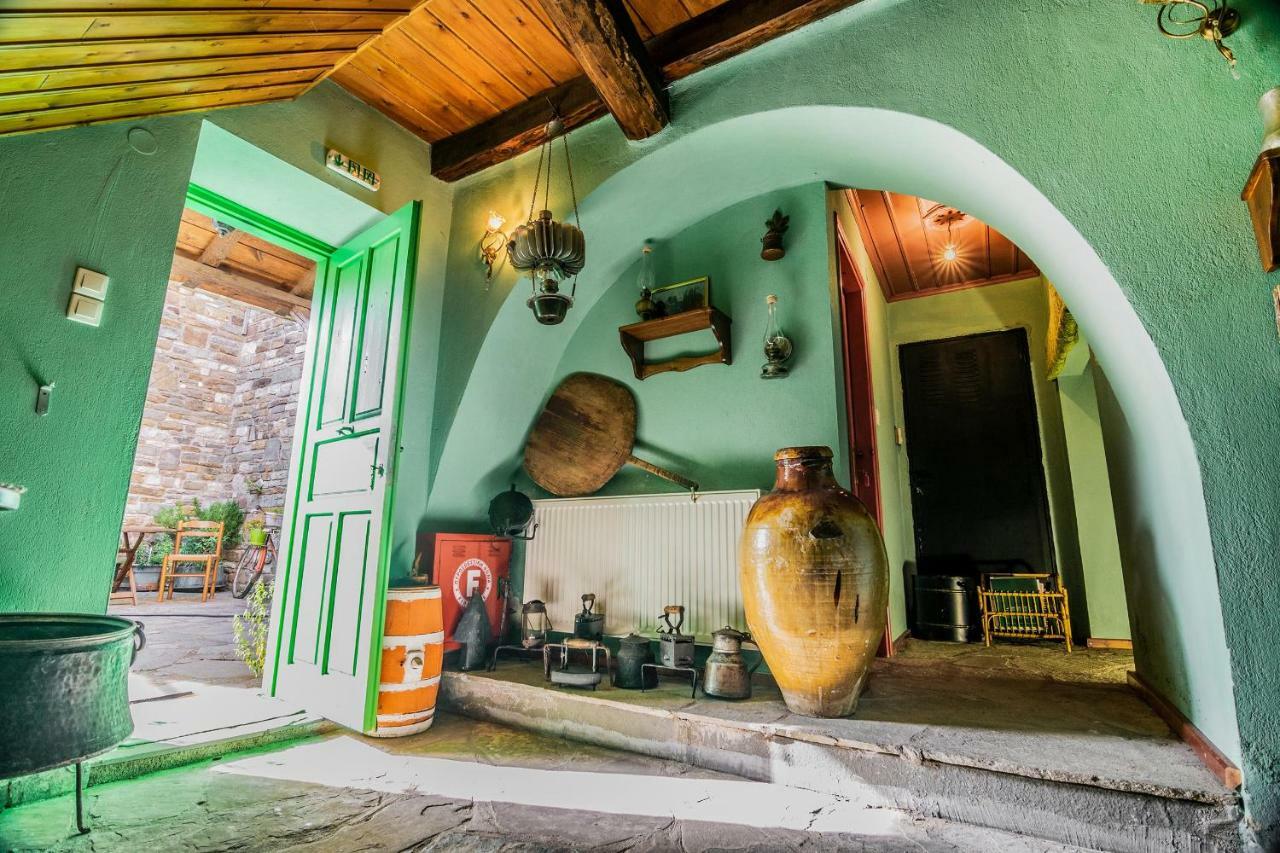 Morfeas Guesthouse Папигко Екстериор снимка